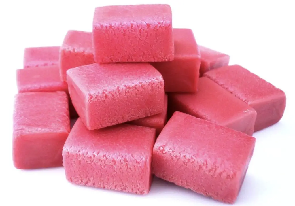pink color of bubble gum