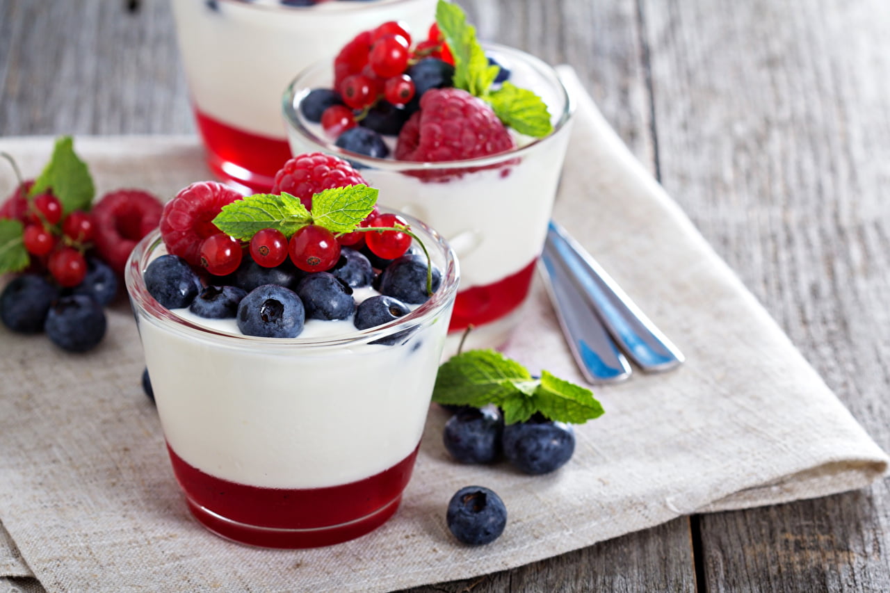 Food combinations Yoghurt and fruit