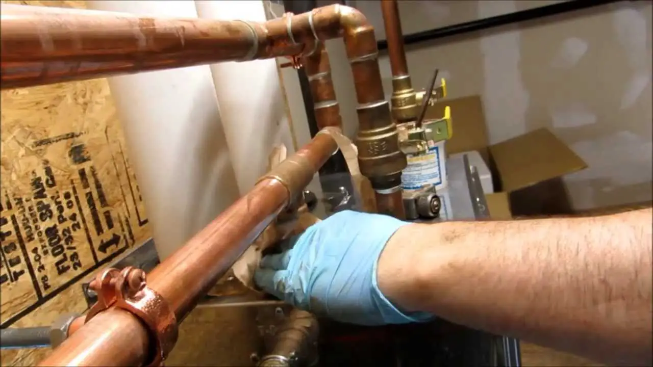 Six Temporary Fixes For Leaking Copper Pipe
