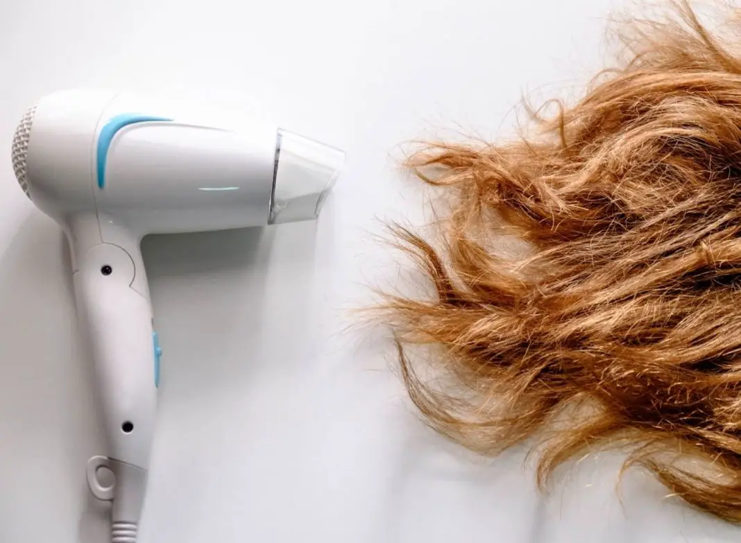 5 Easy Tips To Get The Perfect Blow-Dry At Home
