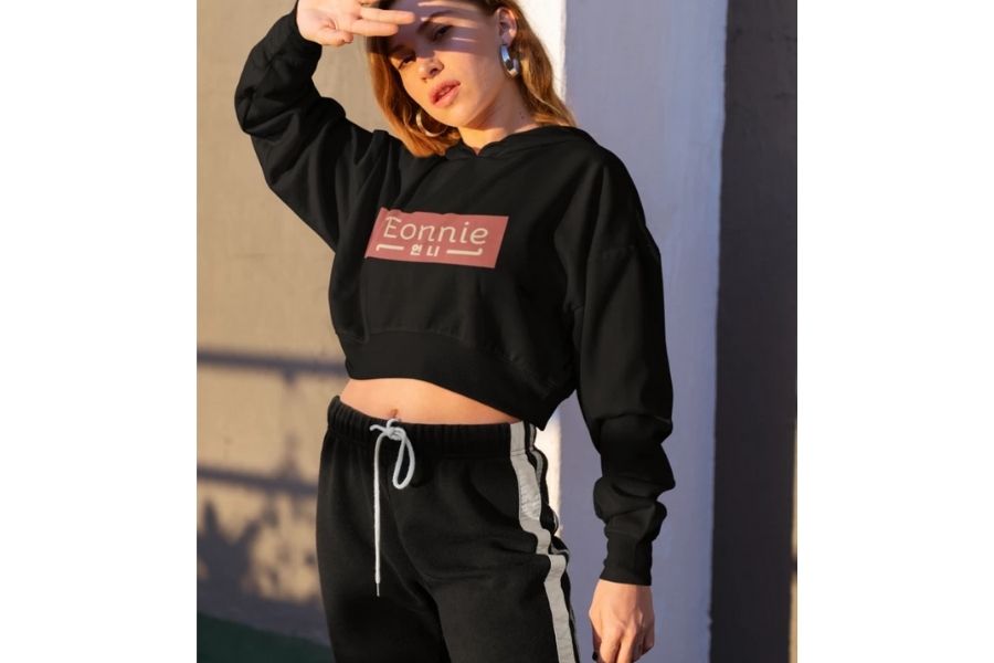 Cropped Hoodie That's Sporty And Durable